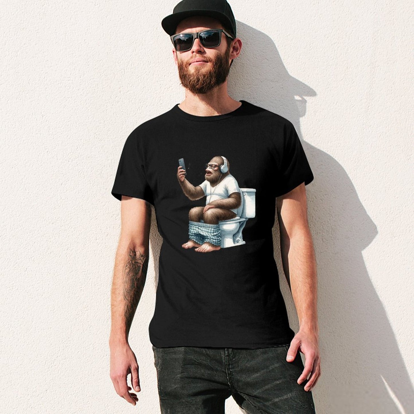 Sasquatch, Bigfoot on Toilet -Short Sleeve Cotton T-shirt Men
