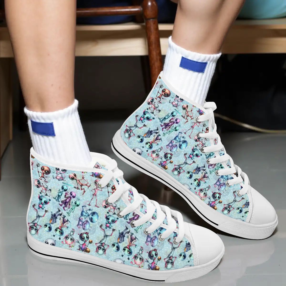 6 Alien Designs, Women's High Top Canvas Shoes