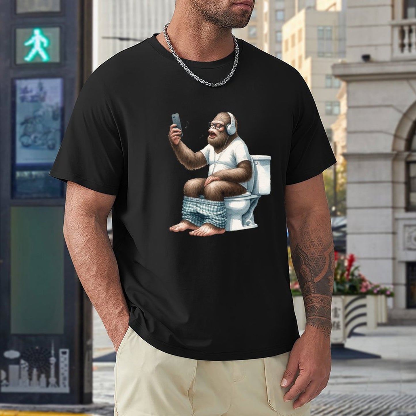 Sasquatch, Bigfoot on Toilet -Short Sleeve Cotton T-shirt Men