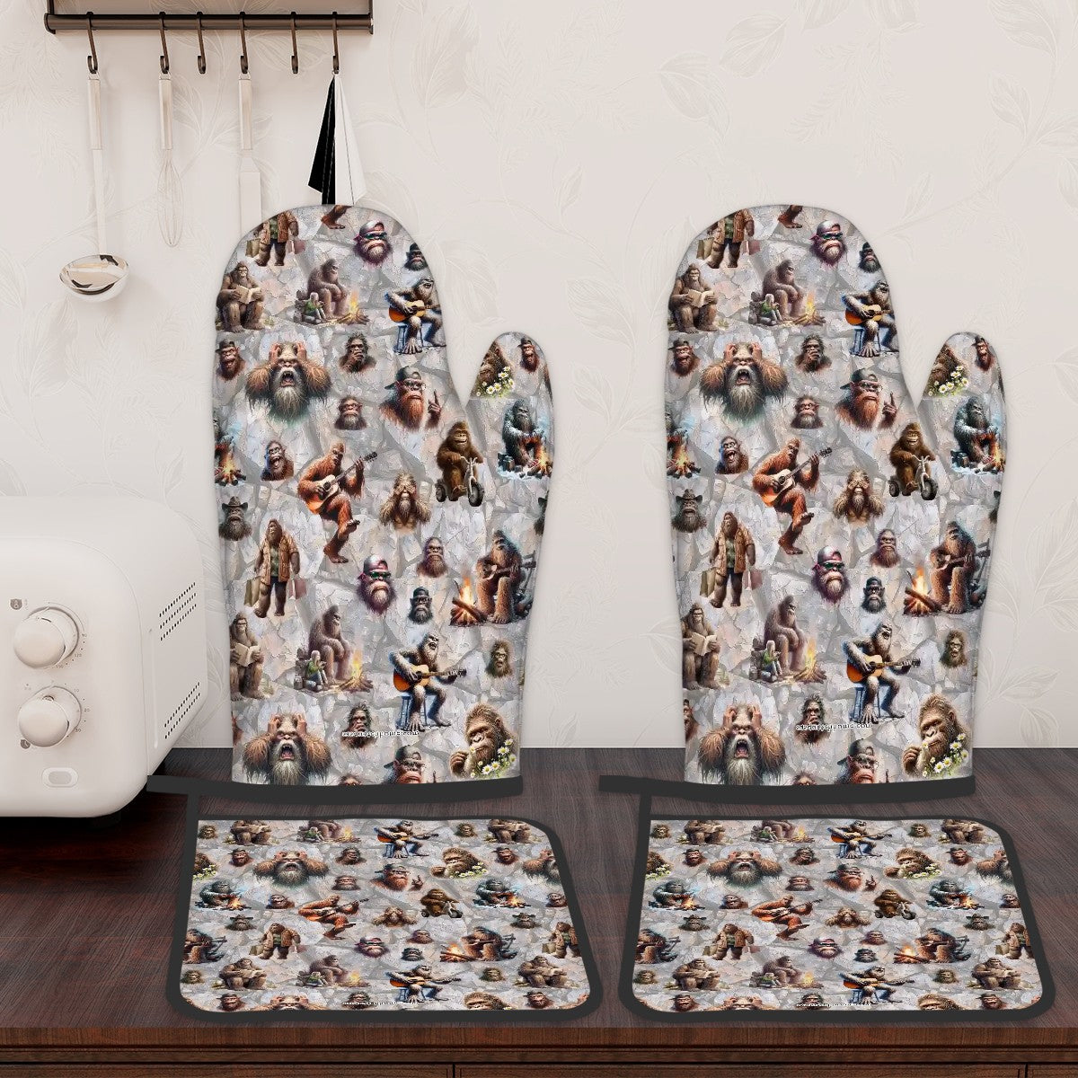 19 Bigfoot Sasquatch Designs- 4 Piece Oven Mitts /Designs Pot Holder Set