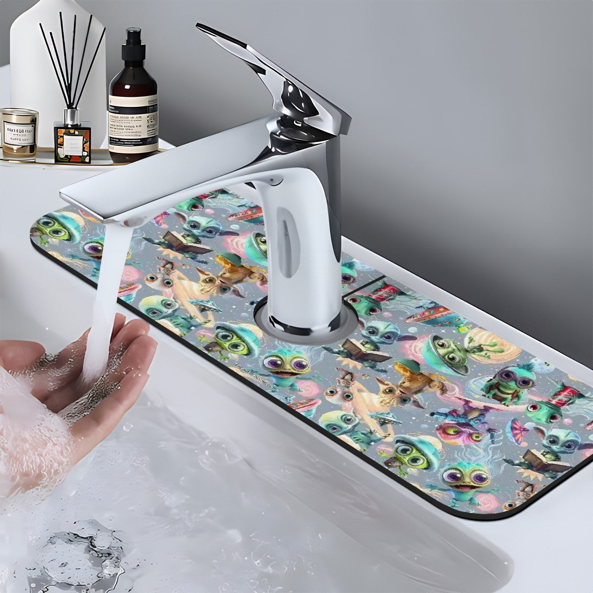 6 Alien Designs, Faucet Mat